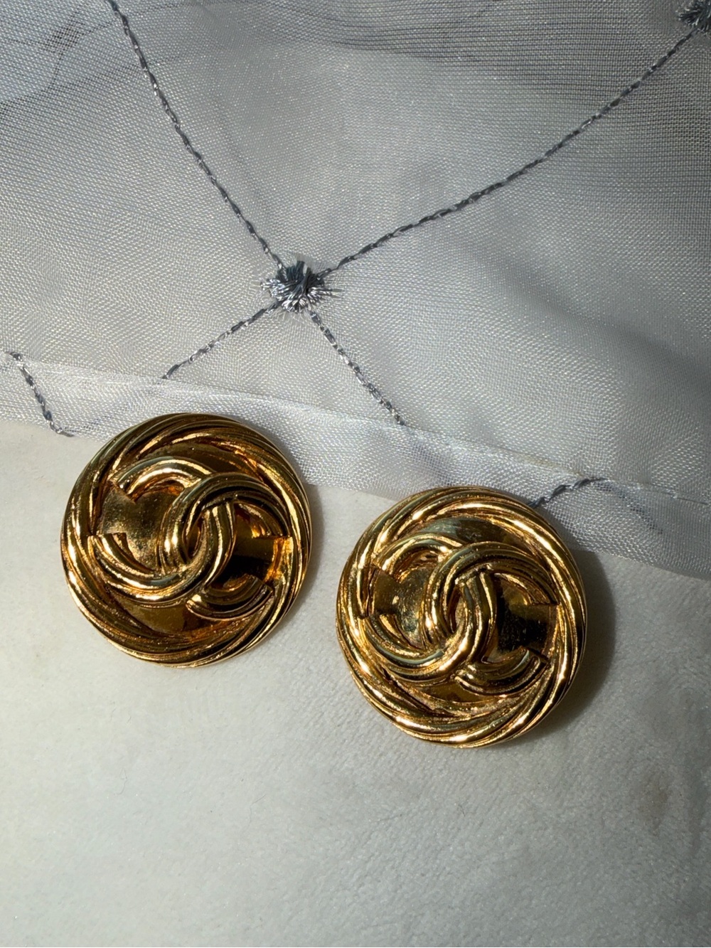 CHANEL Gold Interlocking Swirl Clip Ons - Picture 2 of 7